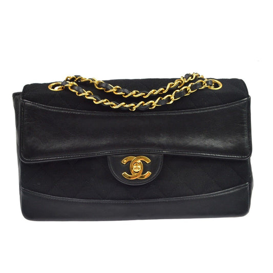 Chanel Flap vintage con catena CC - Etoilux