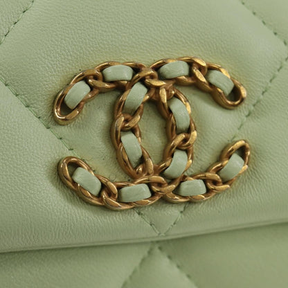 Chanel 19 Portamonete con Patta e Catena Pelle Agnello Verde Menta 2021 – 10 cm - Etoilux