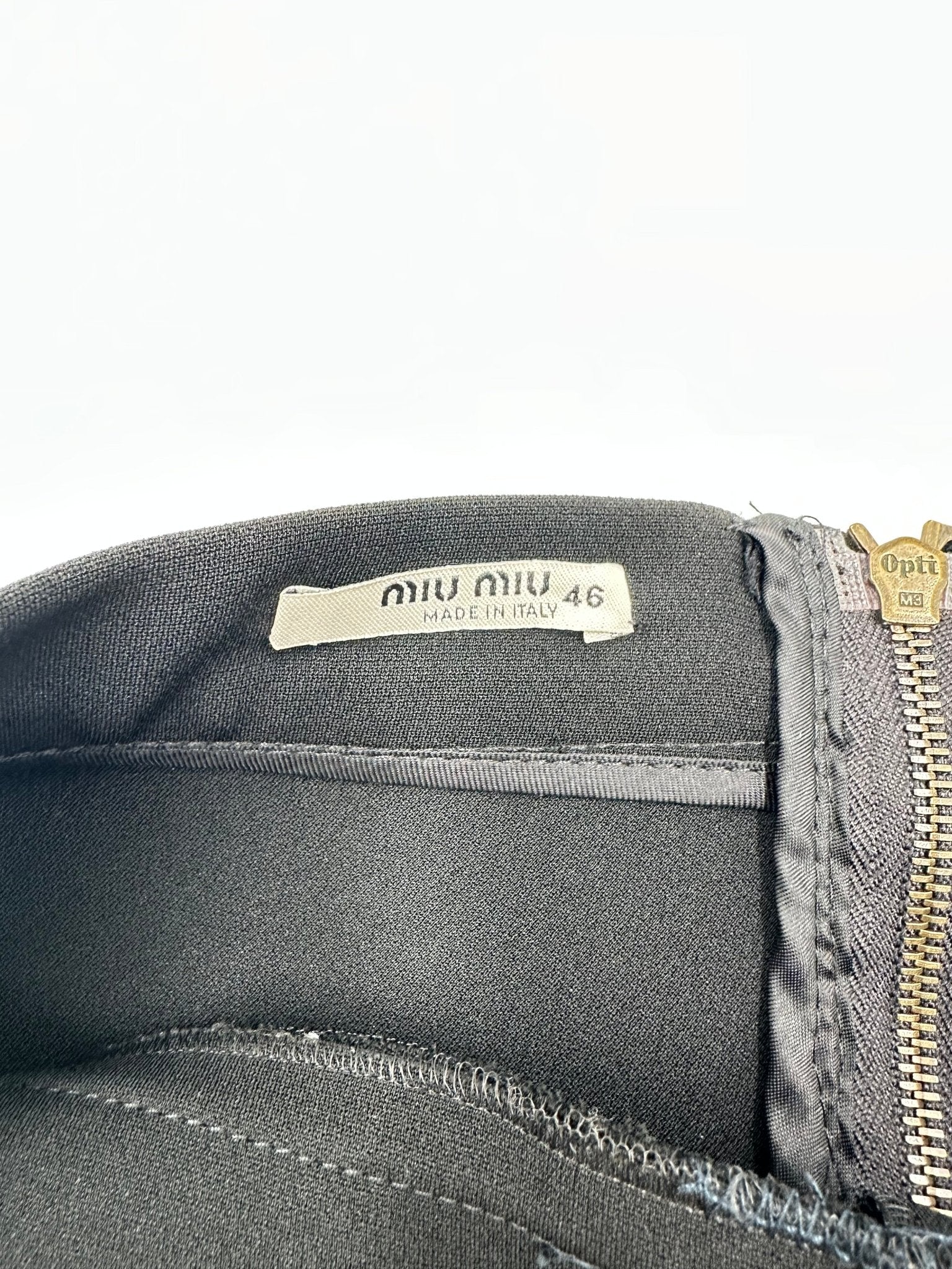 Miu Miu Gonna Pencil Nera con Zip Frontale Oro – Made in Italy – Size 46 - Etoilux