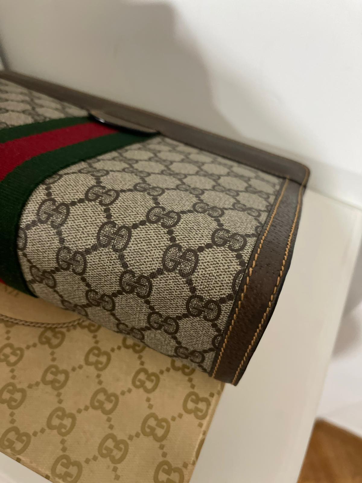 Gucci Vintage Clutch GG Supreme – Web Stripe - Etoilux