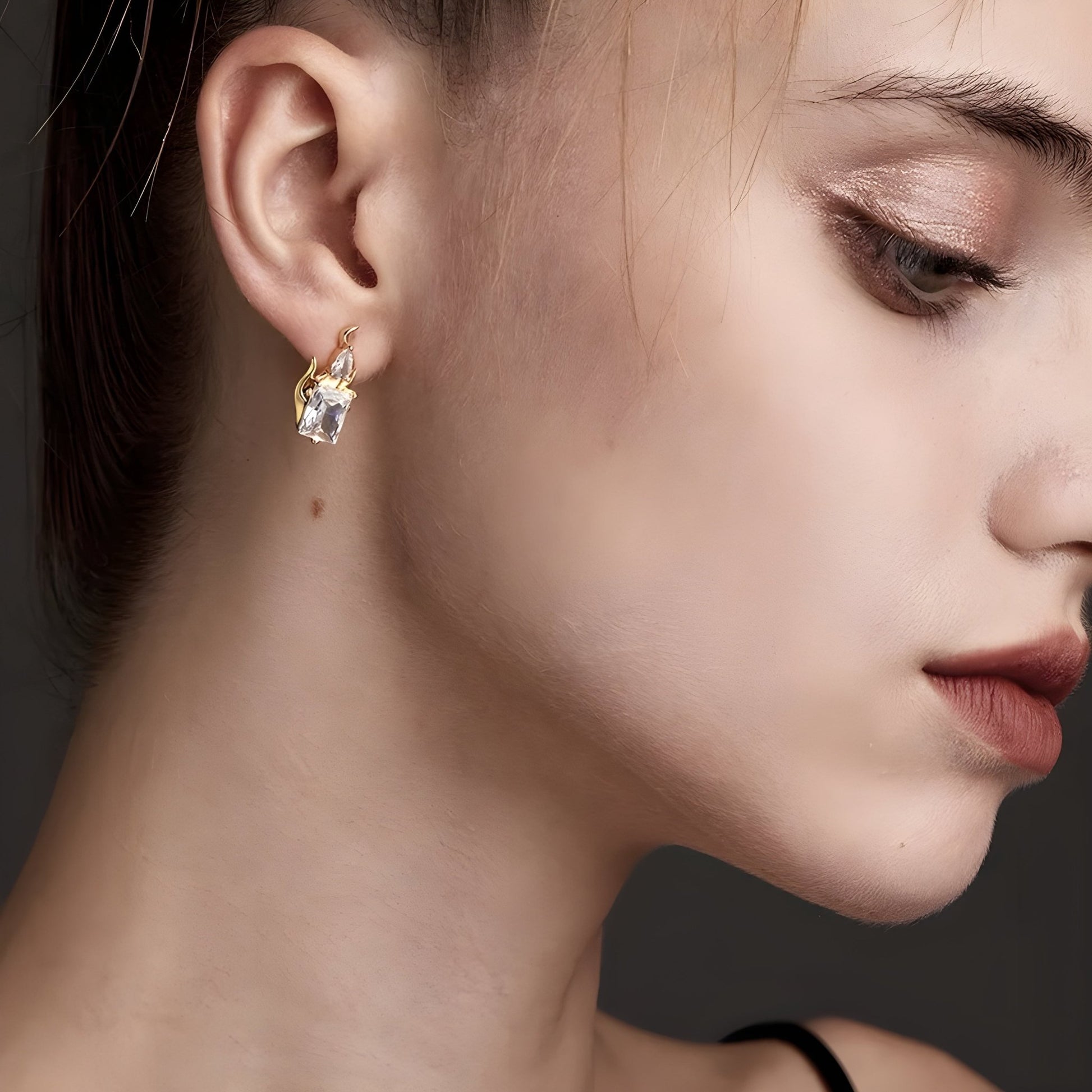 BEHI NIKOLA EARRINGS - Etoilux