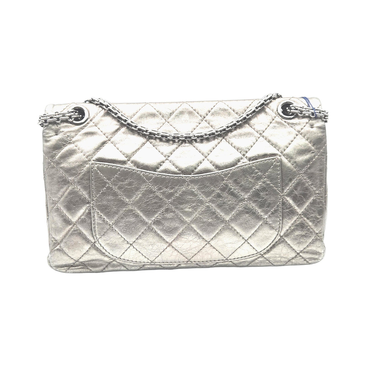 Chanel 2.55 Reissue Flap Pelle di Vitello Metallizzata Argento Anticato (2006–2008) – 30 cm - Etoilux