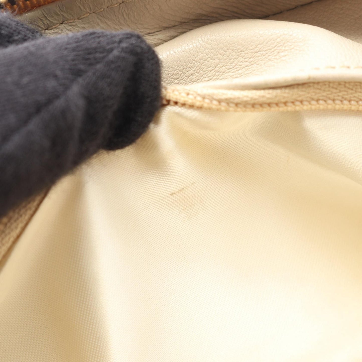 Chanel Camera Bag Vintage Caviar Beige Diamond Quilting & Nappa Tassel – 22 cm - Etoilux