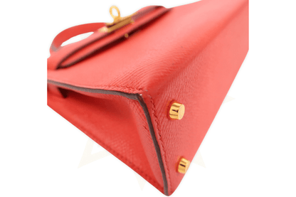 Hermès Kelly Mini II – Rouge de Coeur in pelle Epsom con finiture dorate - Etoilux