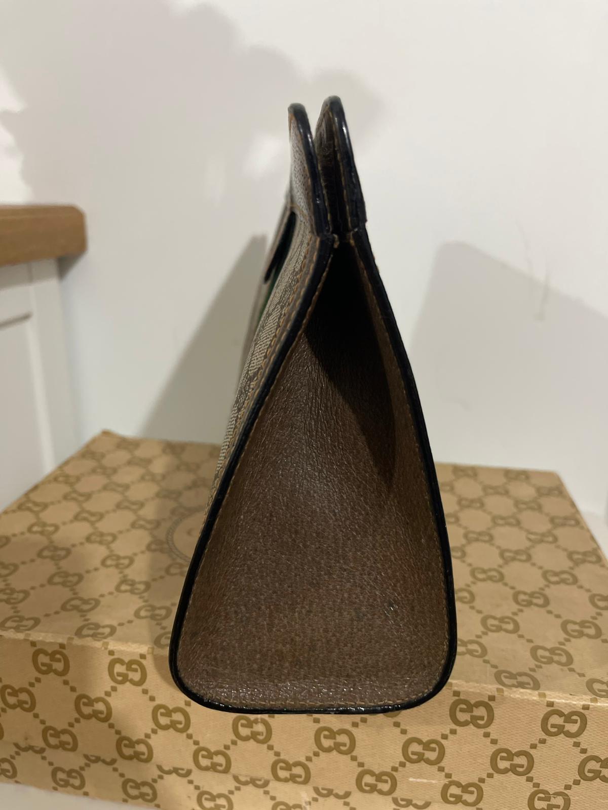 Gucci Vintage Clutch GG Supreme – Web Stripe - Etoilux