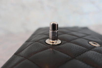 Chanel Matelassé Doppia Patta e Doppia Catena Pelle Caviar Nera – 25 cm - Etoilux