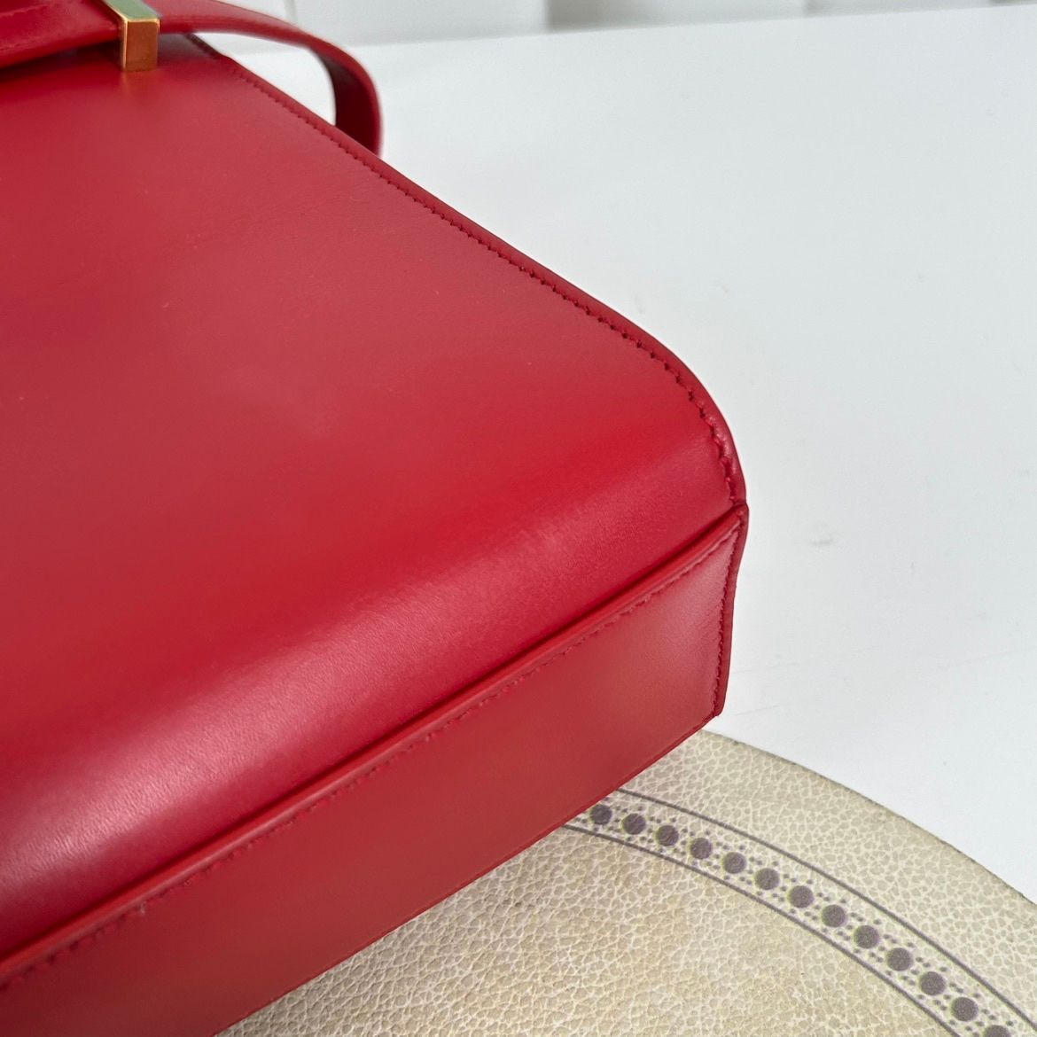 Saint Laurent Paris – Manhattan Shoulder Bag in Smooth Leather Rosso - Etoilux