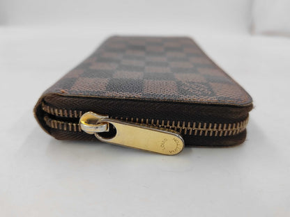 Louis Vuitton Zippy Wallet - Etoilux