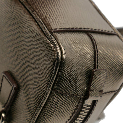 Prada – Mini Ciondolo per Borsa in Saffiano Metallizzato - Etoilux