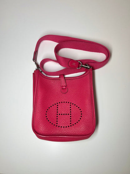 Hermès Evelyne TPM in pelle Togo rosa vista frontale