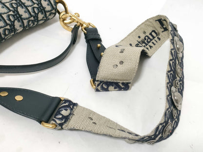 Christian Dior Saddle Medium – Tela Oblique Blu, Hardware Oro, con Tracolla Ricamata - Etoilux