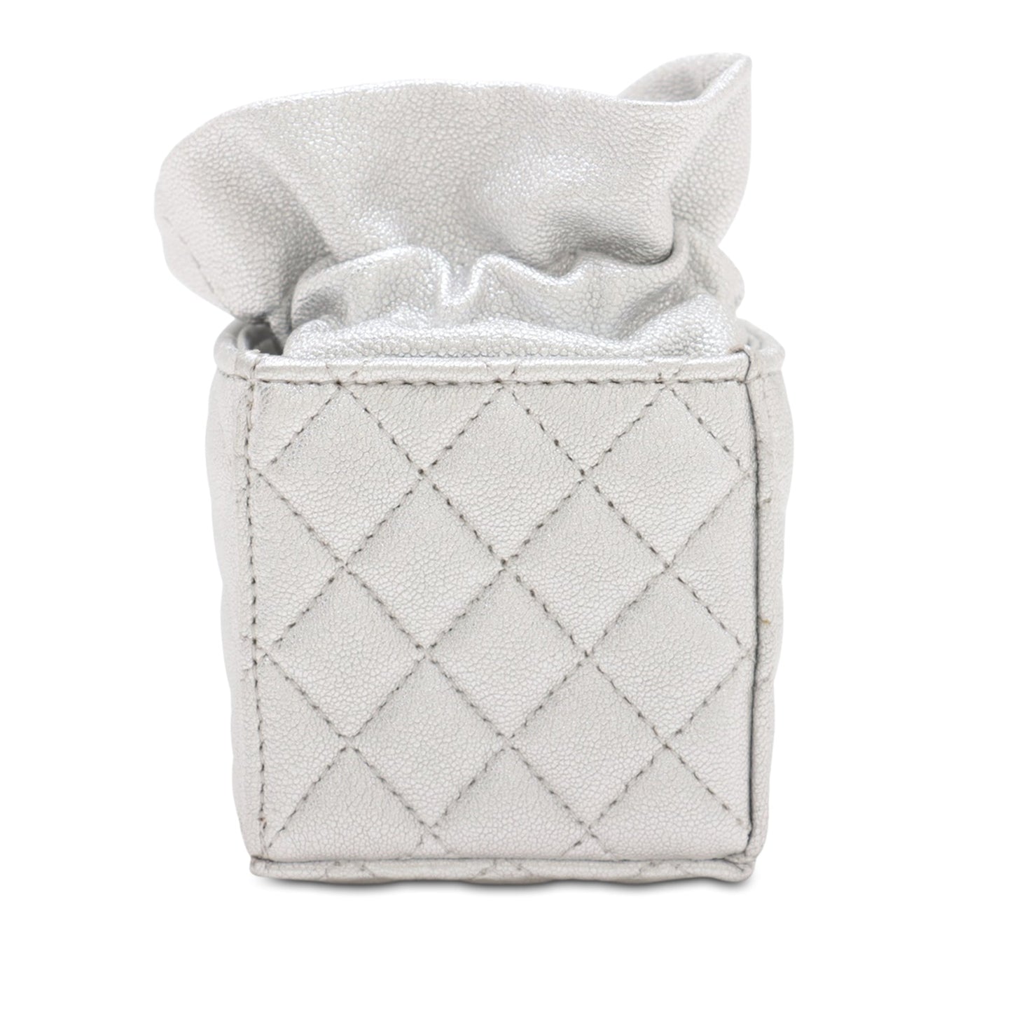 Chanel Mini Bucket Bag in Pelle Caviar Argento – 2021