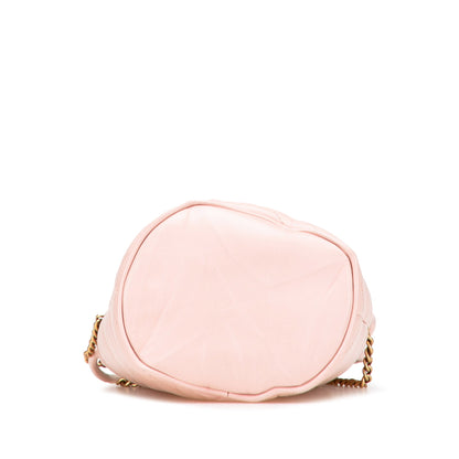 Gucci GG Marmont Mini Bucket Bag in pelle matelassé rosa cipria – 2016/2025