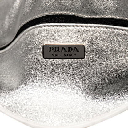 Prada – Cleo in pelle spazzolata argento
