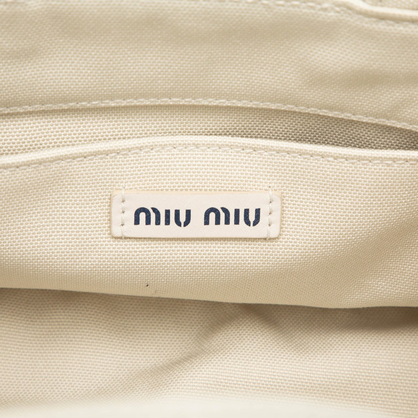 Miu Miu Tote Small in Tela Écru con Banda Logo a Spugna – 23,5 cm
