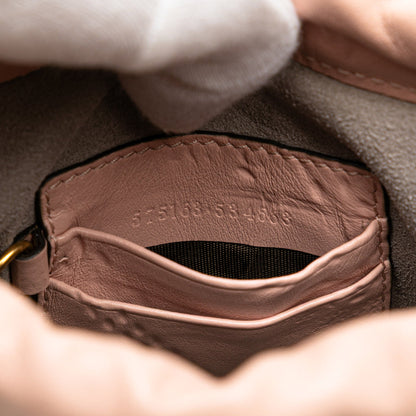 Gucci GG Marmont Mini Bucket Bag in pelle matelassé rosa cipria – 2016/2025