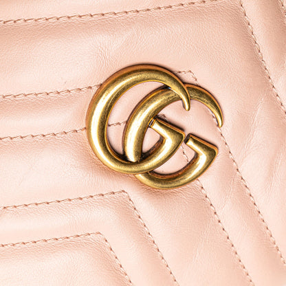 Gucci GG Marmont Mini Bucket Bag in pelle matelassé rosa cipria – 2016/2025