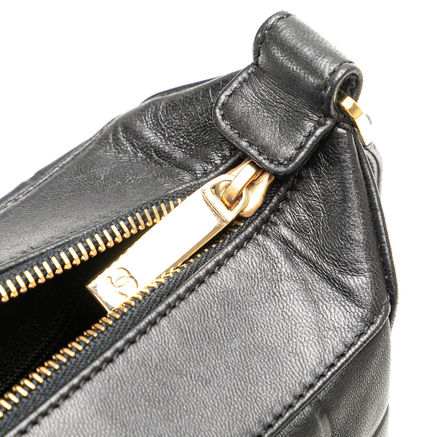 Chanel Chocolate Bar CC Shoulder Bag Pelle di Agnello Nera – 27,5 cm