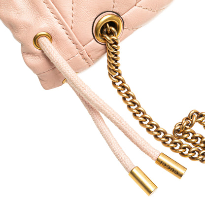 Gucci GG Marmont Mini Bucket Bag in pelle matelassé rosa cipria – 2016/2025