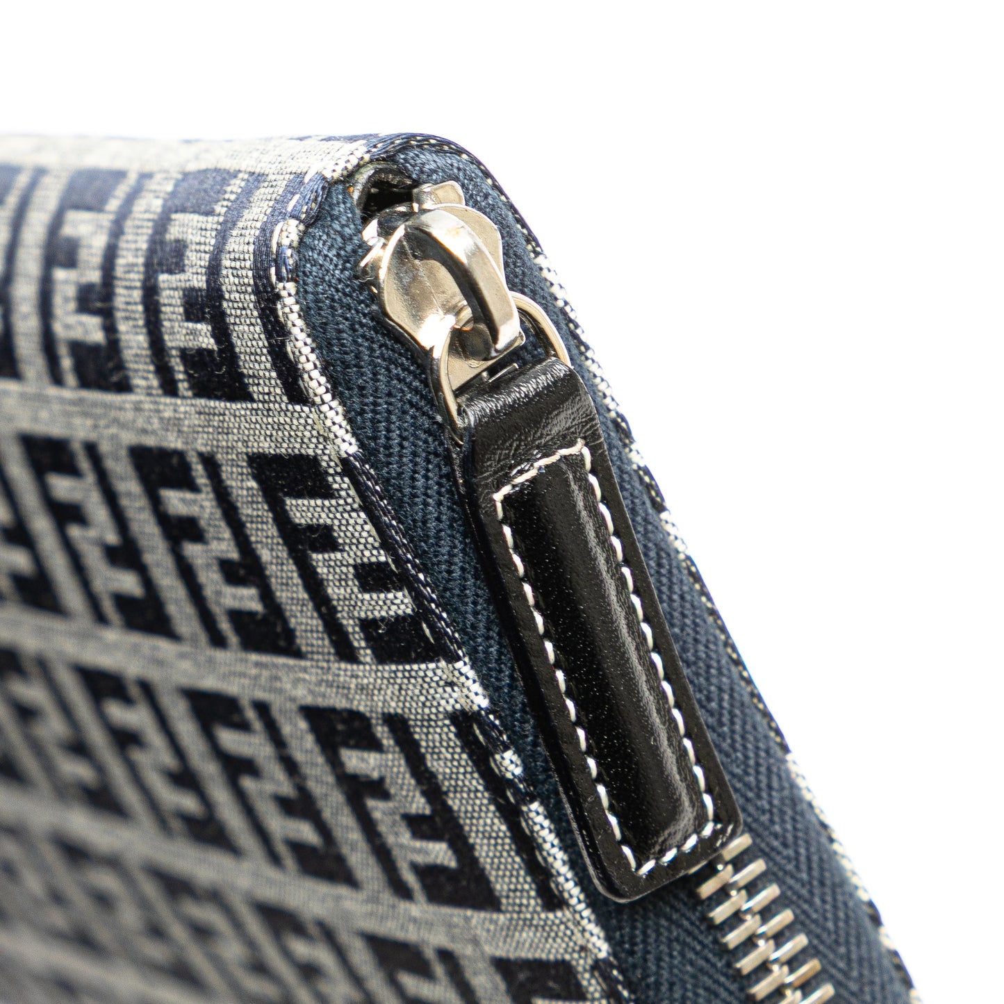 Fendi Portafoglio Zip-Around in Tela FF Zucca Blu – 2000s