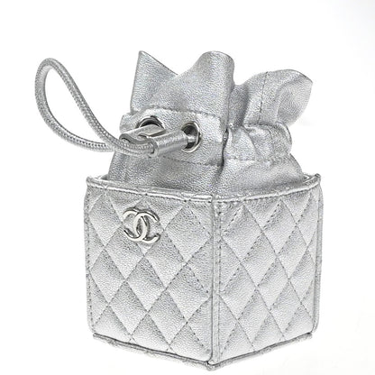 Chanel Mini Bucket Bag Pelle Vitello Trapuntata Argento Metallizzato – 6 cm