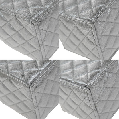 Chanel Mini Bucket Bag Pelle Vitello Trapuntata Argento Metallizzato – 6 cm