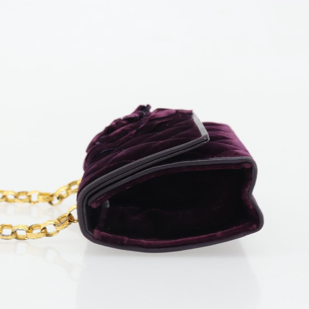 Chanel Camellia Quilted Velvet Mini Flap Bag Viola Prugna Hardware Oro – 15 cm