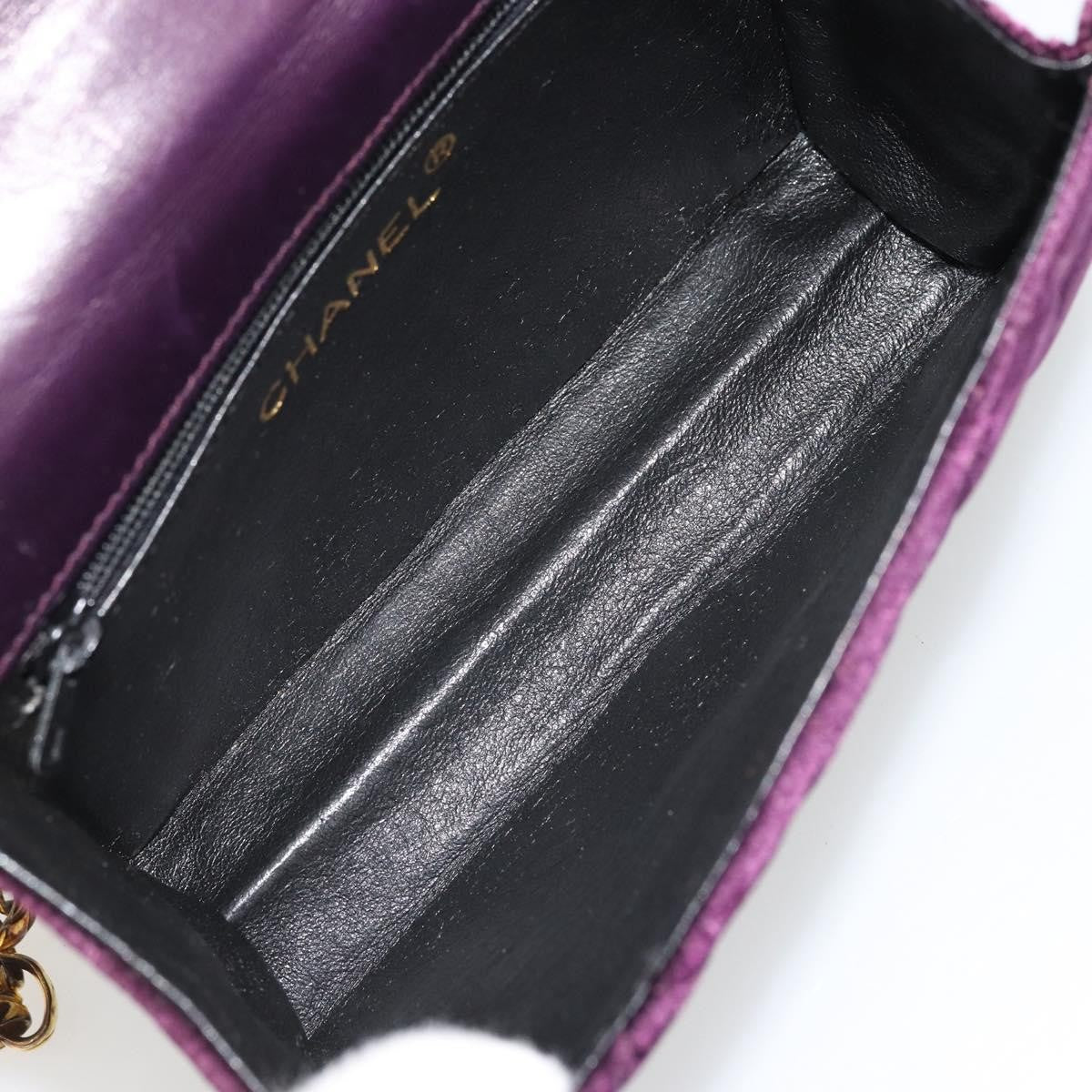 Chanel Camellia Quilted Velvet Mini Flap Bag Viola Prugna Hardware Oro – 15 cm