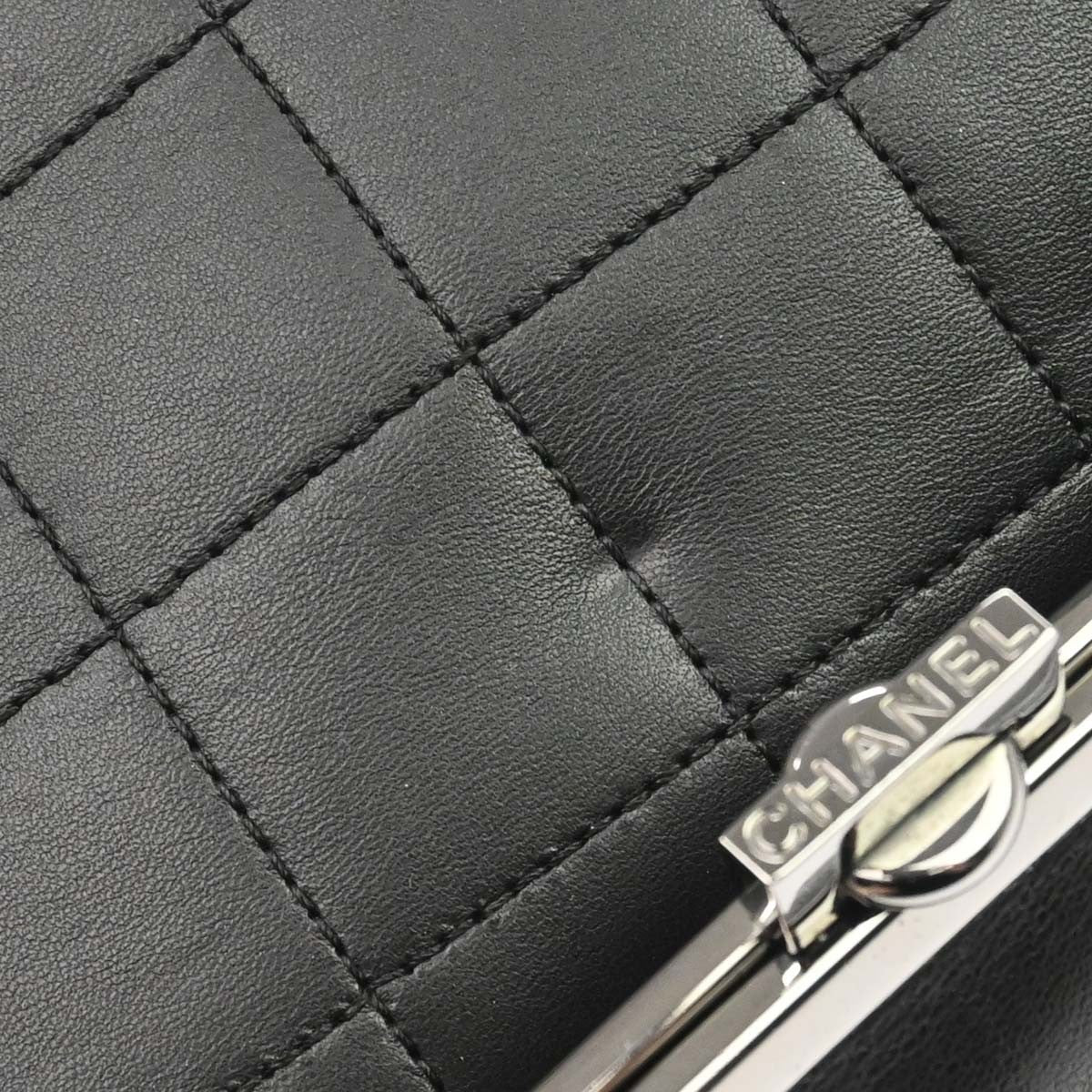 Chanel Chocolate Bar CC Tote Bag Pelle Agnello Nera Hardware Argento – 28 cm