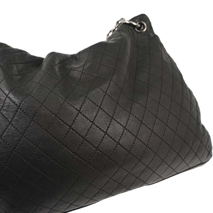 Chanel Luxe Ligne Quilted Flap Hobo Bag Pelle Agnello Nera Hardware Rutenio – 40 cm