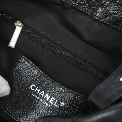 Chanel On the Road Drawstring Bucket Bag Vitello Crinkled Nero Hardware Argento – 29 cm