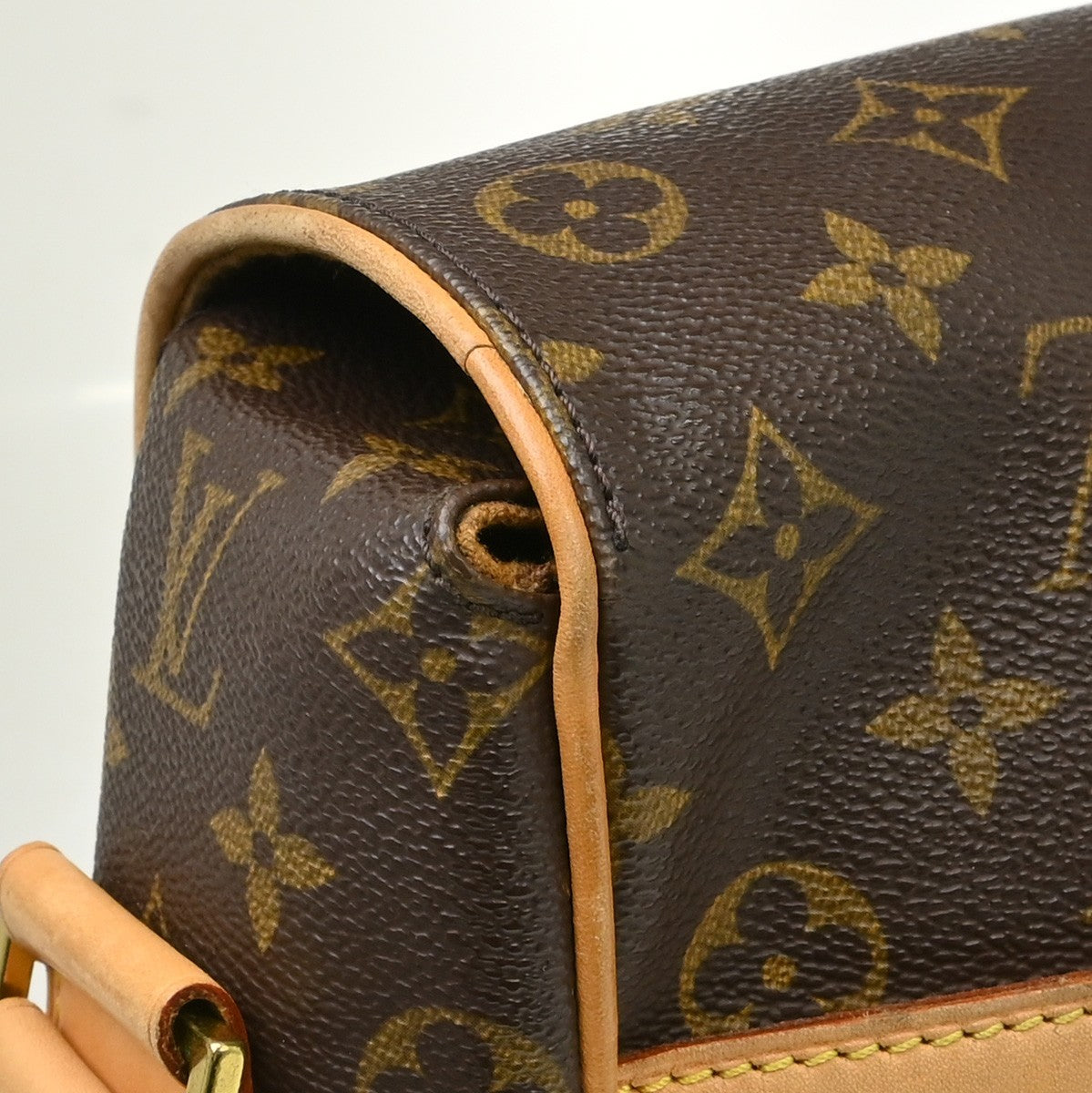 Louis Vuitton Abbesses Messenger