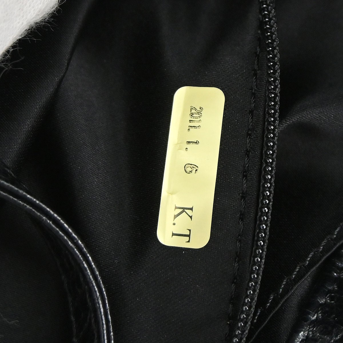 Chanel On the Road Drawstring Bucket Bag Vitello Crinkled Nero Hardware Argento – 29 cm