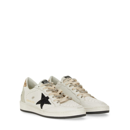 Golden Goose – Ball Star Sneaker in Pelle Bianca con Stella Nera Glitter e Tallone Oro – Donna – FW25