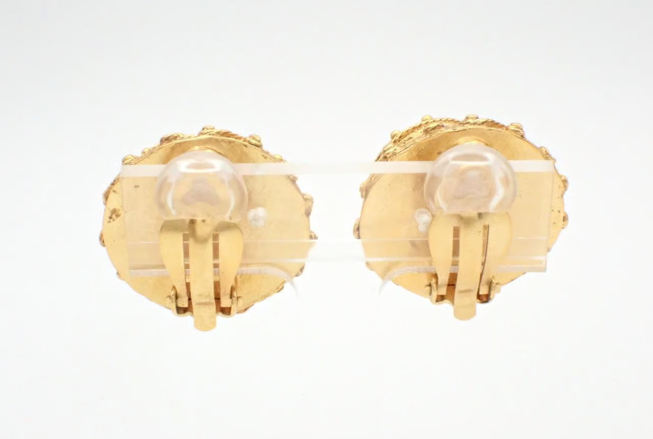 Chanel Vintage Orecchini Clip CC Perla & Oro – Collezione Autunno 1994 – 2,5 cm